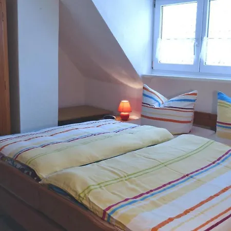 Buelows Mit 2 Schlafzimmern Klein Zicker